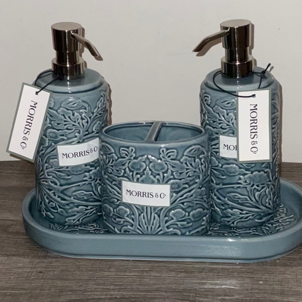 MORRIS & Co. CELADON 4pc.EMBOSSED CERAMIC FLORAL GREEN BATHROOM VANITY SET NWT